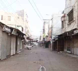 “پی ٹی آئی کا ملک گیر شٹر ڈاؤن: عمران خان کی کال پر سڑکیں سنسان، شہر خاموش”