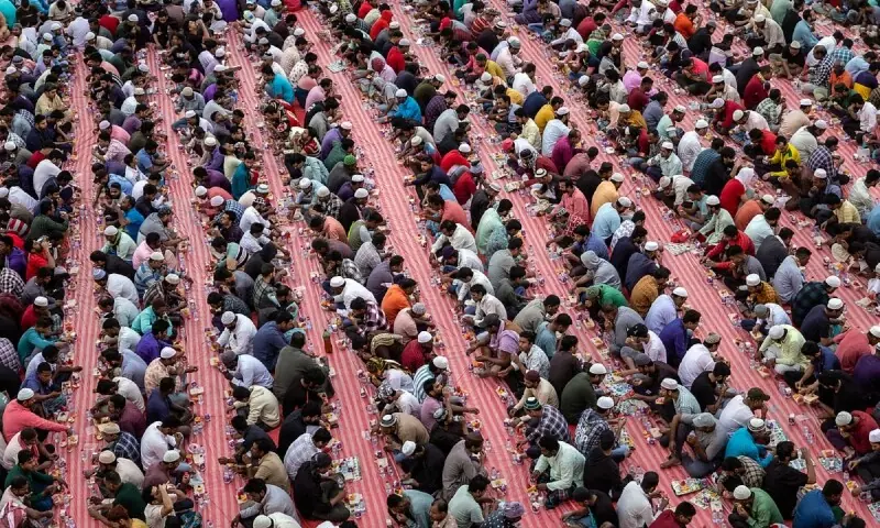 رمضان 2026 کا آغاز قریب: دنیا بھر کے مسلمان روزوں کے لیے تیار