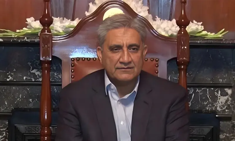 سابق آرمی چیف جنرل (ر) قمر جاوید باجوہ گھر میں حادثے کا شکار، اسپتال منتقل