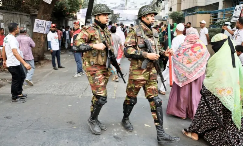 بنگلہ دیش میں عام انتخابات کے دوران پولنگ اسٹیشن کے قریب بم دھماکہ، تین افراد زخمی