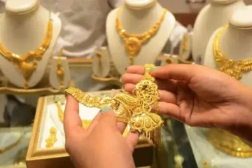 سونے کی قیمت کو بڑا جھٹکا! فی تولہ 8 ہزار 600 روپے سستا