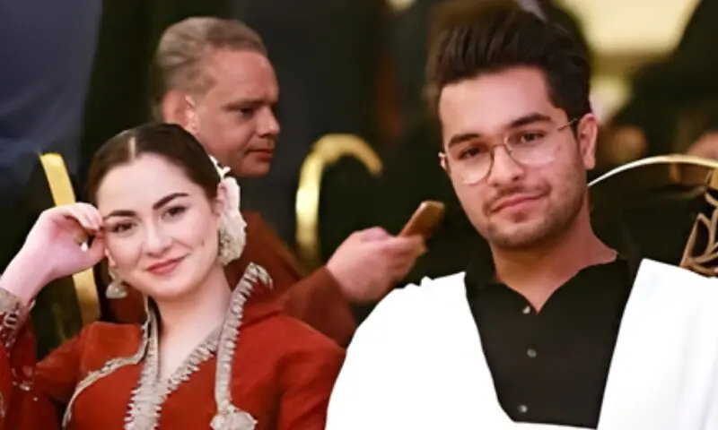 عاصم اظہر اور ہانیہ عامر کی مبینہ ملاقات، مداح خوشی سے سرشار 1 عاصم اظہر اور ہانیہ عامر کی مبینہ ملاقات، مداح خوشی سے سرشار