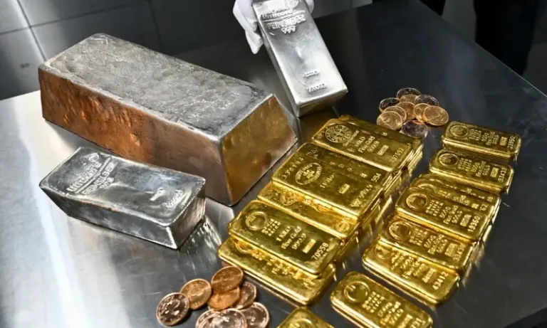 1415134عالمی مارکیٹ کے اثرات: ملک میں سونا اوپر، چاندی نیچے!2b0bc6f0