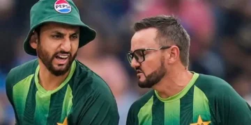 پاکستان کی نمیبیا کے خلاف میچ میں کپتان اور ہیڈ کوچ کے درمیان تلخ کلامی