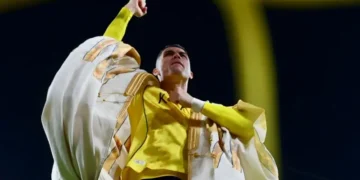 سعودی یومِ تاسیس پر بشت پہن کر رونالڈو کا منفرد جشن، تصویر وائرل