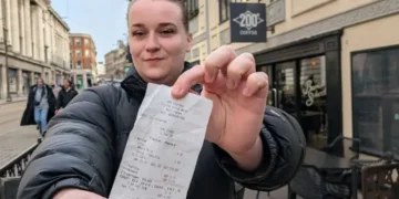 نوٹنگھم کی کاروباری خاتون گفٹ کارڈ کی وجہ سے دنیا کی امیر ترین خاتون بن گئیں