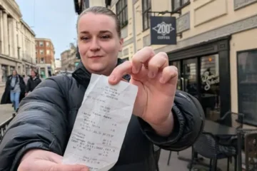 نوٹنگھم کی کاروباری خاتون گفٹ کارڈ کی وجہ سے دنیا کی امیر ترین خاتون بن گئیں 2 نوٹنگھم کی کاروباری خاتون گفٹ کارڈ کی وجہ سے دنیا کی امیر ترین خاتون بن گئیں