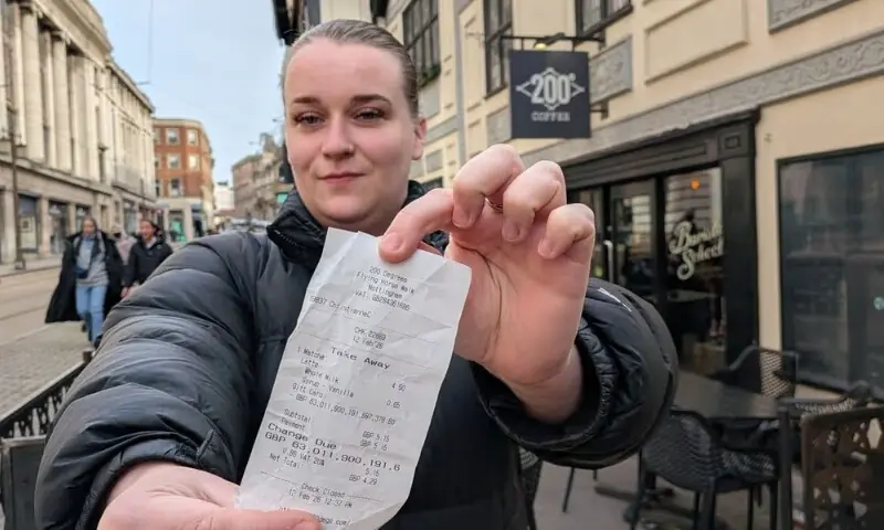 نوٹنگھم کی کاروباری خاتون گفٹ کارڈ کی وجہ سے دنیا کی امیر ترین خاتون بن گئیں 1 نوٹنگھم کی کاروباری خاتون گفٹ کارڈ کی وجہ سے دنیا کی امیر ترین خاتون بن گئیں