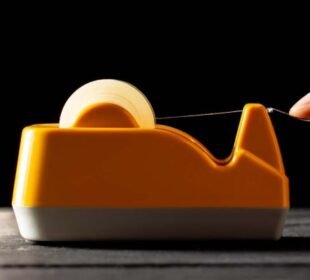 شفاف ٹیپ کے حیران کن استعمال: صرف چیزیں چپکانے کے لیے نہیں