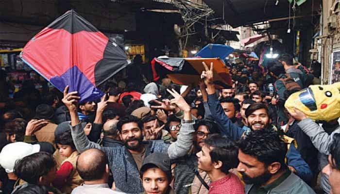 لاہور میں چار روز میں اربوں کی ڈور گڈی فروخت