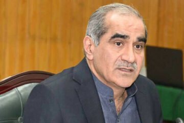 عمران خان کی بینائی متاثر؟ خواجہ سعد رفیق نے فوری علاج اور اہلخانہ ملاقات کا مطالبہ کر دیا