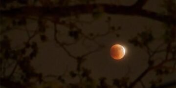 سال2026 کا مکمل چاند گرہن: کیا پاکستان میں دیکھا جا سکے گا؟