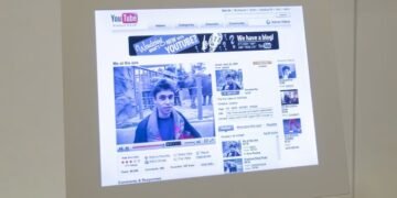 تاریخی اعزاز: یوٹیوب کی پہلی ویڈیو اب لندن کے میوزیم کی زینت بن گئی 25 تاریخی اعزاز: یوٹیوب کی پہلی ویڈیو اب لندن کے میوزیم کی زینت بن گئی