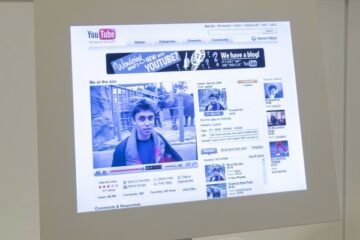 تاریخی اعزاز: یوٹیوب کی پہلی ویڈیو اب لندن کے میوزیم کی زینت بن گئی 3 تاریخی اعزاز: یوٹیوب کی پہلی ویڈیو اب لندن کے میوزیم کی زینت بن گئی