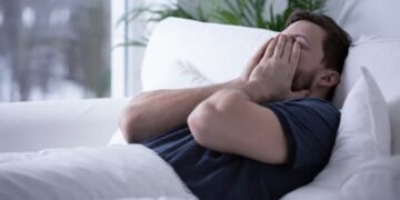 نیند کے دوران اچانک جھٹکا کیوں آتا ہے؟ 24 نیند کے دوران اچانک جھٹکا کیوں آتا ہے؟