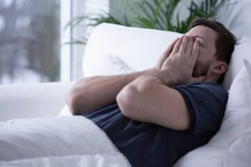 نیند کے دوران اچانک جھٹکا کیوں آتا ہے؟ 2 نیند کے دوران اچانک جھٹکا کیوں آتا ہے؟