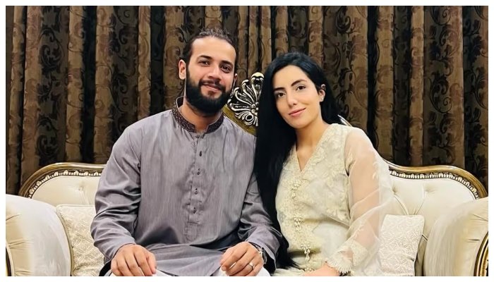 428469_945825عماد وسیم نے سابق اہلیہ ثانیہ اشفاق کو قانونی نوٹس بھجوا دیا5_updates