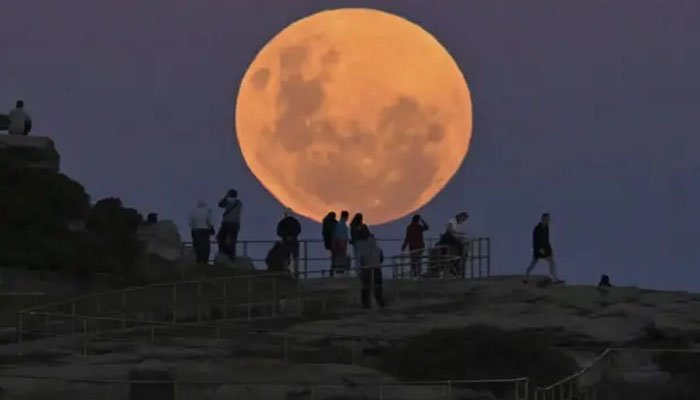 پاکستان سمیت دنیا کے مختلف حصوں میں 3 مارچ کو مکمل چاند گرہن