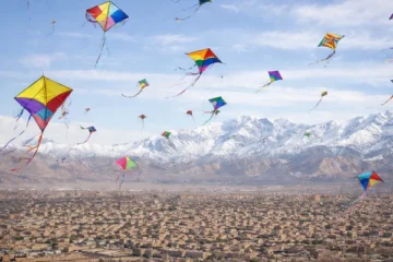 کوئٹہ میں بسنت کا آغاز، آسمان رنگ برنگی پتنگوں سے سج گیا 2 کوئٹہ میں بسنت کا آغاز، آسمان رنگ برنگی پتنگوں سے سج گیا