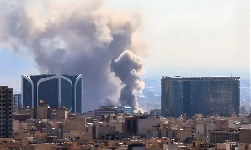 مشرقِ وسطیٰ میں بڑھتی کشیدگی، متعدد ممالک ہائی الرٹ پر 1 مشرقِ وسطیٰ میں بڑھتی کشیدگی، متعدد ممالک ہائی الرٹ پر