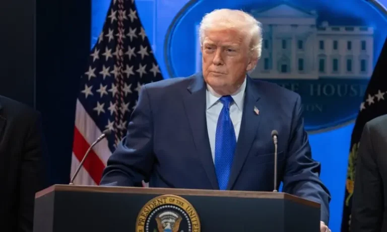 0208472350ڈونلڈ ٹرمپ کی ایران کو سخت وارننگ، ہتھیار نہ ڈالنے پر سنگین نتائج کی دھمکیڈونلڈ ٹرمپ کی ایران کو سخت وارننگ، ہتھیار نہ ڈالنے پر سنگین نتائج کی دھمکی18e96