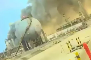 ایران کے مبینہ ڈرون حملے کے بعد سعودی آرامکو ریفائنری میں آگ