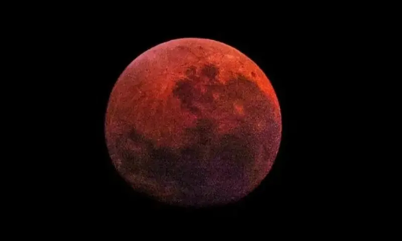 پاکستان میں سال 2026 کا پہلا مکمل چاند گرہن