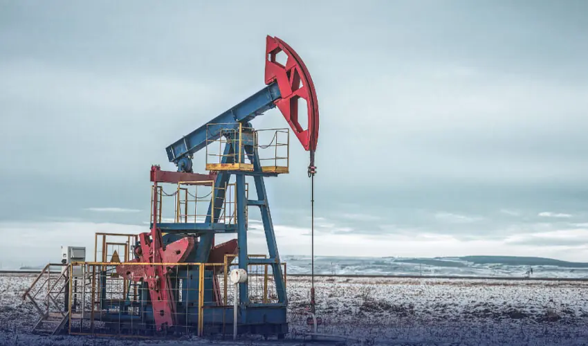 مشرق وسطیٰ میں کشیدگی: عالمی تیل کی قیمتوں میں اضافہ 1 مشرق وسطیٰ میں کشیدگی: عالمی تیل کی قیمتوں میں اضافہ