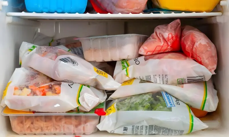 "برف میں چھپی لذت: وہ موجد جس نے کھانے کو ہمیشہ کے لیے فریز کر دیا"