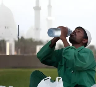 گرمی میں روزہ داروں کو ڈی ہائیڈریشن کا خطرہ، ماہرینِ صحت کی احتیاطی تدابیر جاری