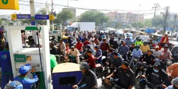 ایران اسرائیل کشیدگی کے اثرات: پاکستان میں پٹرول کی ممکنہ قلت کا خدشہ