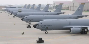 سعودی عرب میں امریکی فوجی اڈے پر میزائل حملہ، ایندھن بردار طیاروں کو نقصان 15 سعودی عرب میں امریکی فوجی اڈے پر میزائل حملہ، ایندھن بردار طیاروں کو نقصان