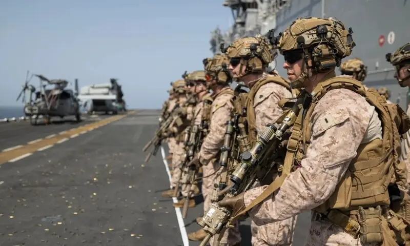 خطے میں کشیدگی: امریکا کا مشرقِ وسطیٰ میں فوجی موجودگی بڑھانے کا اعلان 1 خطے میں کشیدگی: امریکا کا مشرقِ وسطیٰ میں فوجی موجودگی بڑھانے کا اعلان