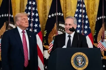 ٹرمپ کے قریبی مشیر کا ایران تنازع سے امریکی انخلا پر زور