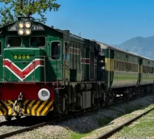 پاکستان ریلویز عید الفطر کے موقع پر خصوصی ٹرینیں چلائے گا 5 پاکستان ریلویز عید الفطر کے موقع پر خصوصی ٹرینیں چلائے گا