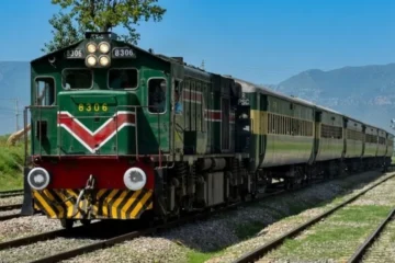 پاکستان ریلویز عید الفطر کے موقع پر خصوصی ٹرینیں چلائے گا 2 پاکستان ریلویز عید الفطر کے موقع پر خصوصی ٹرینیں چلائے گا
