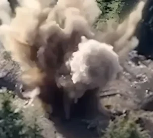 چترال: سیکیورٹی فورسز کی سرحدی علاقے میں کارروائی 2 چترال: سیکیورٹی فورسز کی سرحدی علاقے میں کارروائی