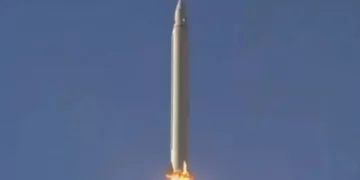 ایران نے پہلی بار طویل فاصلے تک مار کرنے والے “سجیل” میزائل کے استعمال کا اعلان کردیا