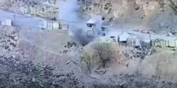 باجوڑ سیکٹر میں پاک فوج کا بڑا ایکشن: ’آپریشن غضبِ حق‘ کے تحت متعدد ٹھکانے تباہ 36 باجوڑ سیکٹر میں پاک فوج کا بڑا ایکشن: ’آپریشن غضبِ حق‘ کے تحت متعدد ٹھکانے تباہ