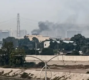 بغداد: امریکی سفارتخانے پر ڈرون اور راکٹ حملہ، سکیورٹی کی کشیدگی میں اضافہ