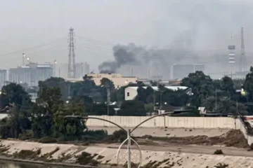 بغداد: امریکی سفارتخانے پر ڈرون اور راکٹ حملہ، سکیورٹی کی کشیدگی میں اضافہ