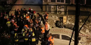 تل ابیب میں دھماکے، ایران نے حملوں کی نئی لہر شروع کر دی 37 تل ابیب میں دھماکے، ایران نے حملوں کی نئی لہر شروع کر دی