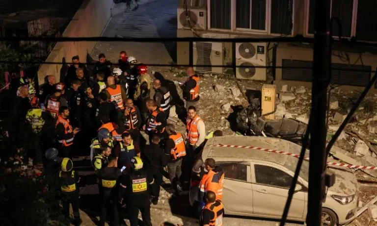 1809082تل ابیب میں دھماکے، ایران نے حملوں کی نئی لہر شروع کر دی2add3055