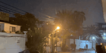 کراچی میں اچانک آندھی اور بارش، معمولات زندگی شدید متاثر 39 کراچی میں اچانک آندھی اور بارش، معمولات زندگی شدید متاثر
