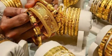 سونے کی قیمتوں میں بڑی کمی، فی تولہ نرخ 5 لاکھ سے نیچے آگئے 28 سونے کی قیمتوں میں بڑی کمی، فی تولہ نرخ 5 لاکھ سے نیچے آگئے