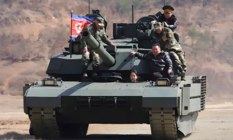 20092کم جونگ اُن کی کم عمر بیٹی پہلی بار ٹینک ڈرائیور کے طور پر سامنے2436fc8c87