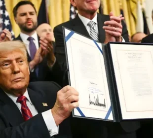 امریکی کرنسی میں تاریخی تبدیلی، صدر کے دستخط نوٹوں کا حصہ بنیں گے