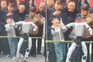 چین میں ٹیکنالوجی شو کے دوران روبوٹ نے بچے کو تھپڑ ماردیا