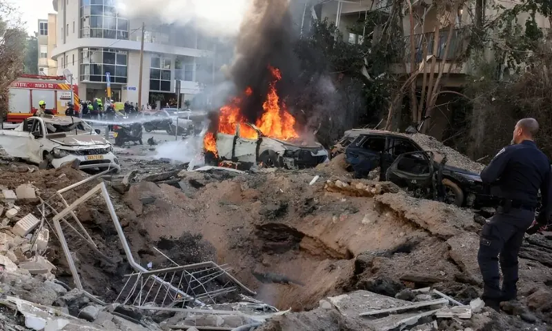 اسرائیل اور امریکہ کے ایران پر حملوں میں اضافہ، قم میں فضائی حملے میں 6 شہید