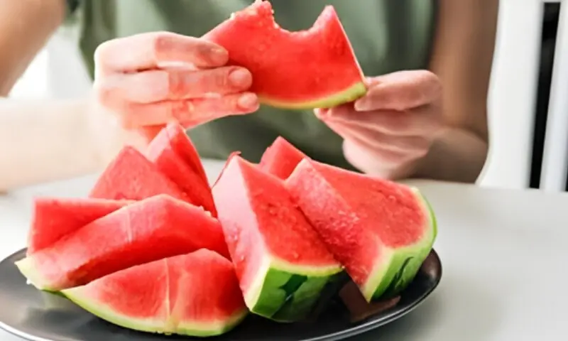 مارچ اور اپریل میں تربوز کھانے سے پہلے احتیاط کیوں ضروری ہے؟